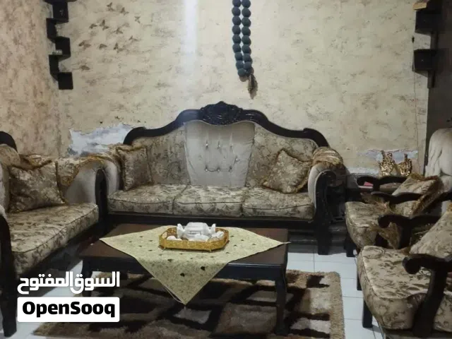 طقم كنب فاخر7 مقاعد خشب زان بحاله جيده جدا مع طاولات وسط الجاد يتصل