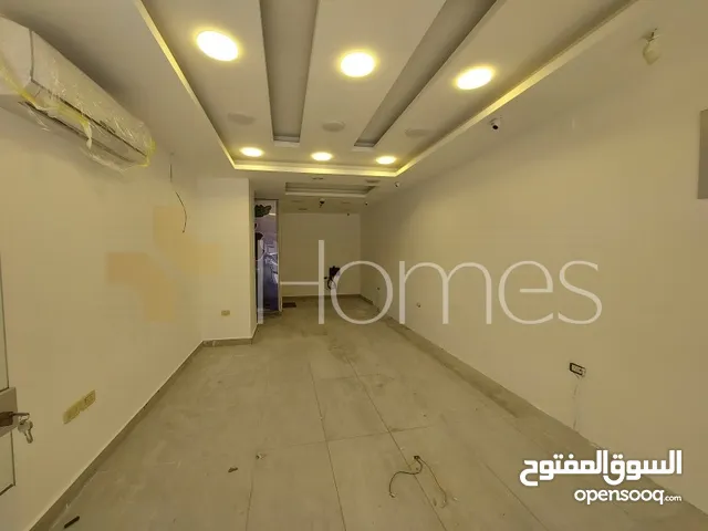 معرض تجاري بموقع مميز للبيع في عمان - الدوار السابع , بمساحة 81م