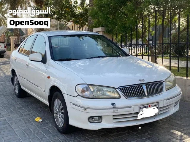 2002 نيسان صني Standard