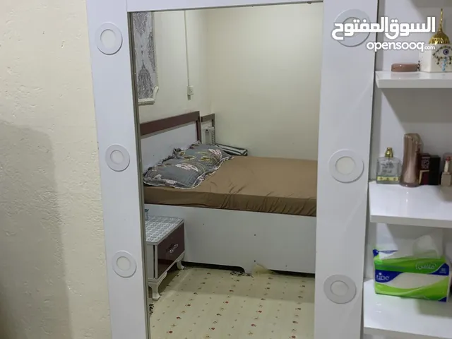 مراية بعدها جديدة كلشي مبيها