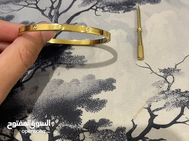 gold and diamond cartier bracelet size medium with bag and drill