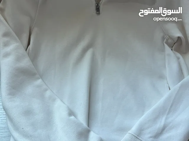 White Sweater zipper بحالة الوكالة ونظيفة وثقيلة وخامتها ممتازة جدا