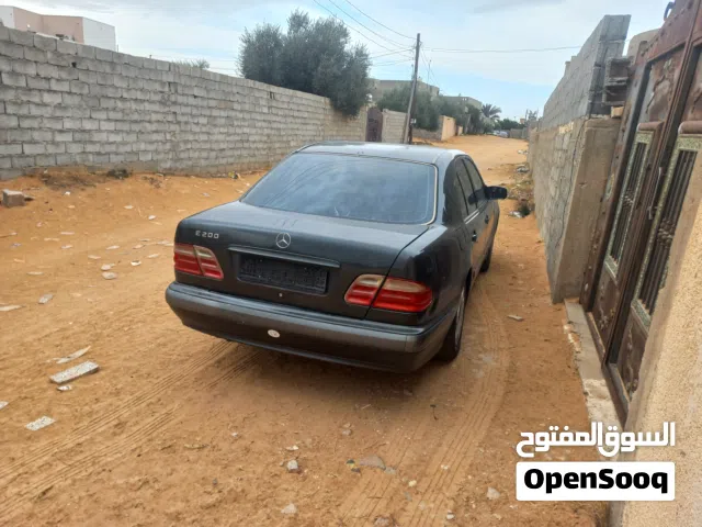 السلام عليكم مطلووب مرسيدس عوينات 2002 للبيع لو عندك ابعت جاد في الشراء