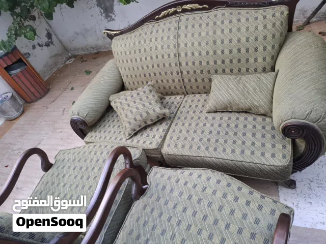 طقم كنب خشب زان بحالة الجديد الجديد يتكون من 7 مقاعد