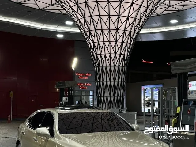 LEXUS LS 460 لكزس ذهبي داخليه بيج موديل :2007