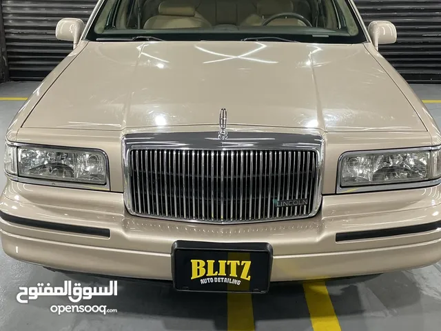 Used Lincoln Town Car in Amman