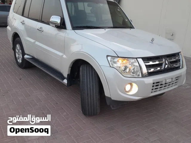 2013 ميتسوبيشي باجيرو GLS