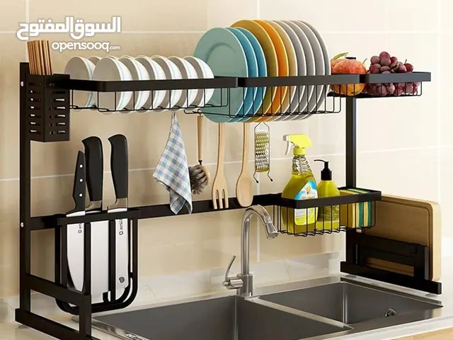 رف تجفيف الصحون العصري فوق الحوض، بيخلّي كل شي بمكانه ويوفّرلك مساحة وراحة طبقة  للصحون والأكواب .