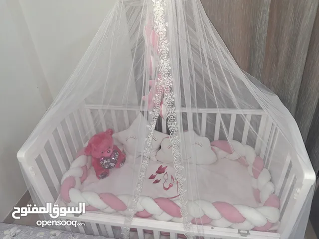 تخت أطفال جديد