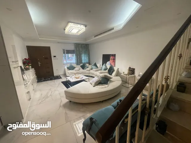 230 m2 4 Bedrooms Villa for Sale in Amman Khalda