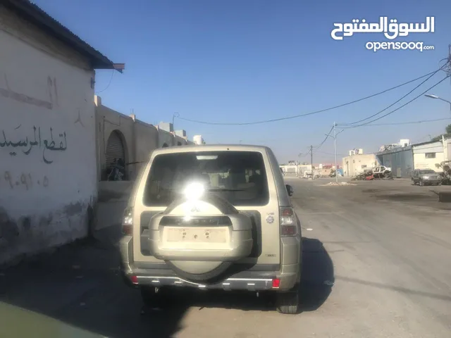 متسوبيشي باجيرو 2009