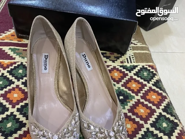 Gold With Heels in Northern Governorate