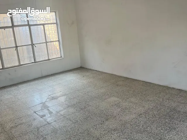 243 m2 More than 6 bedrooms Townhouse for Rent in Baghdad Al Mailhania