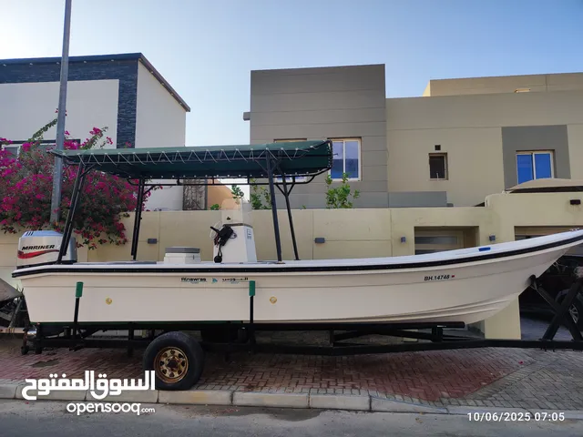 للبيع طراد 26 قدم النورس موديل 2022   عليه مكينة 225 ميركوري 2004 مع التيلر جنلات بيبات  مظلة قلفناي