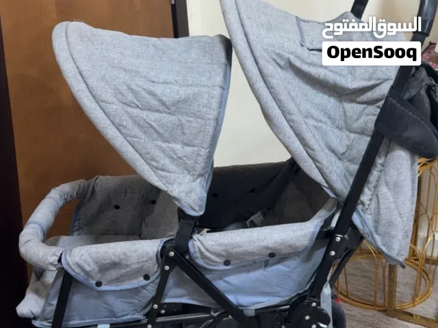 عربانة توأم