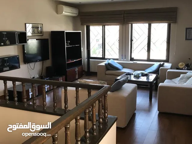 570 m2 5 Bedrooms Villa for Sale in Amman Khalda