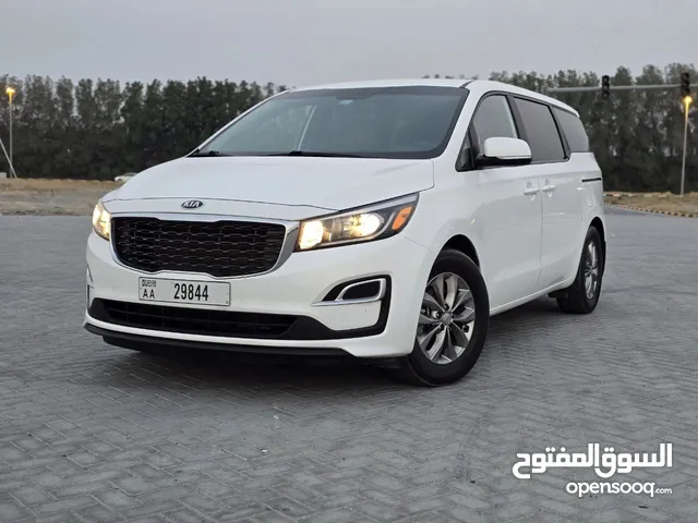 Used Kia Sedona in Sharjah