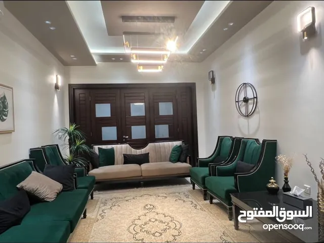 750 m2 More than 6 bedrooms Townhouse for Sale in Baghdad University
