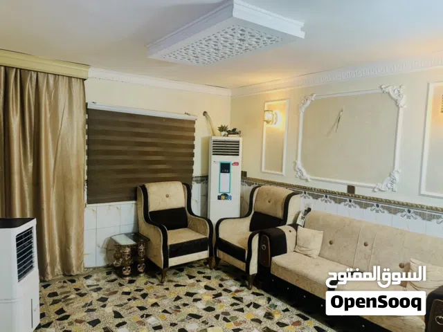 نصف قطعه للبيع مربعة امامية