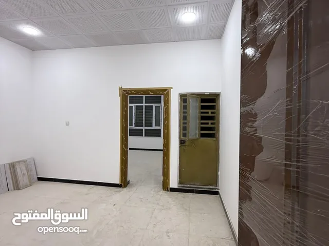 مشتمل أرضي حديث معزول للإيجار في دور النفط حديث ديلوكـس يؤجر للعوائل و المتزوجين حديثا