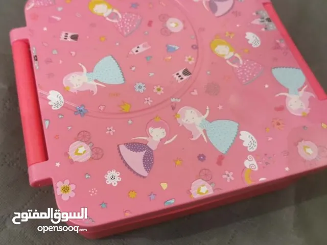 لانش بوكس و طقم اللحاف سرير