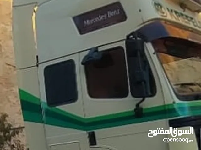 كاسحة وزعانف اسكا دخداخ ألمانيات