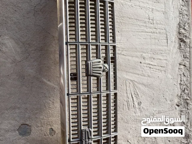 معدات للبيع