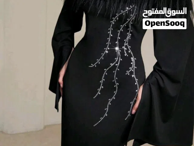 فستان اسود ...