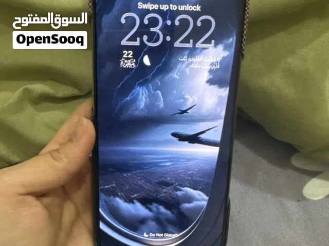 ايفون 16pro max للبيع مقابل 4000dh غير قابل للنقاش
