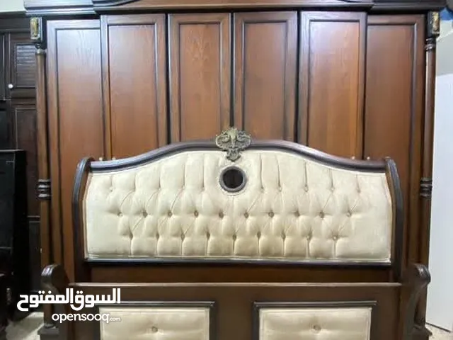 غرفة نوم ماستر لون بني مستعملة