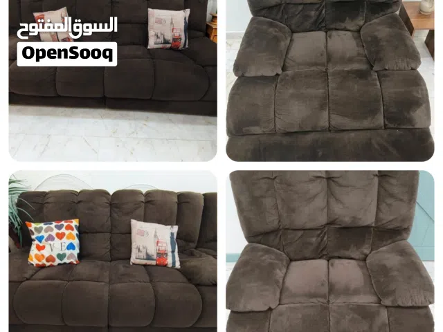 طقم كنب (ليزي بوى ) امريكي مع طاوله بحاله ممتااازه