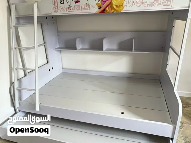 سرير طابقين (باربي) مع مساحة لثلاثة تخوت