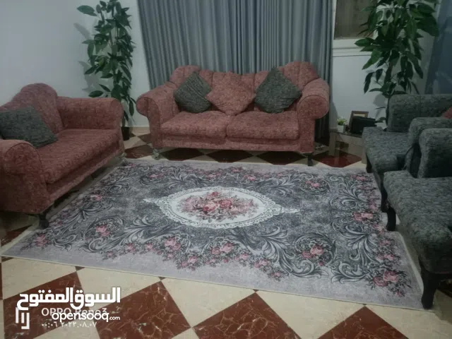 متفرقات للبيع في اماكن مختلفة والبيع بسرعه وللجادين فقط عشان السفر