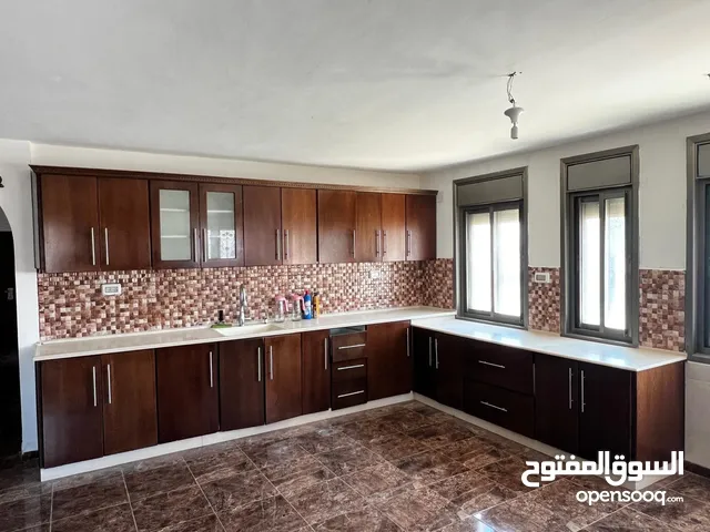 مطبخ كبير مستعمل مع الشايش ... مفكوك وجاهز .. بيرنبالا