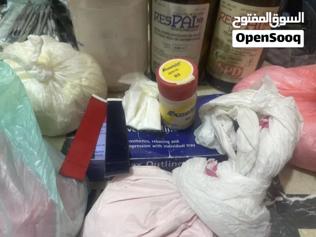 ادوات ومواد طب الاسنان نظيفة جدا للبيع