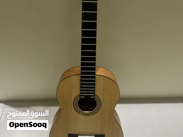 قيتار Yamaha c40m