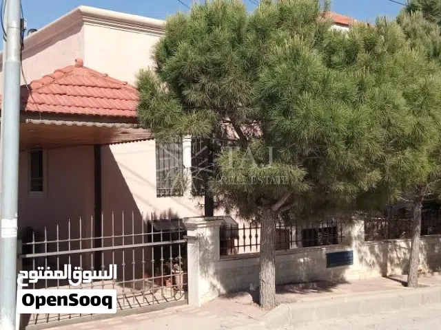 232 m2 4 Bedrooms Villa for Sale in Amman Daheit Al Rasheed