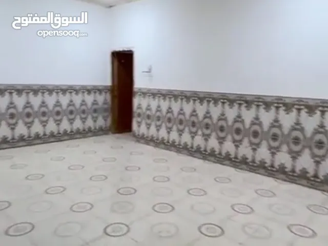 200 m2 2 Bedrooms Townhouse for Rent in Basra Qibla