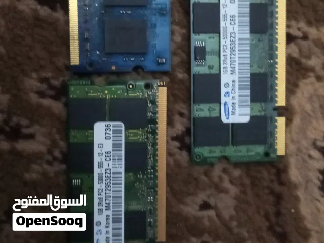 3رامات DdR2  وحدة 1GB واثنين 2GB للبيع  لابتوب acer 2008
