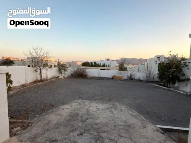 أرض سكنية للبيع في مرتفعات القرم – موقع مميز جدًا (المساحة: 522 متر مربع)