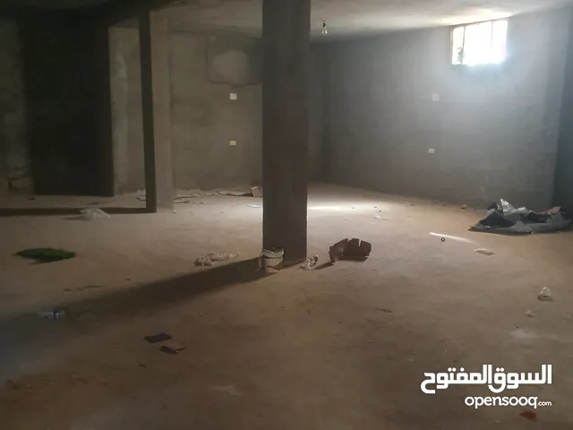 يوجد عقار للتخزين مخزن في مدينة طرابلس في منطقة السبعة طريق سيمافرو السبعة الخضراء خلي التدريب المهن