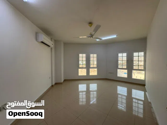 شقة غرفتين ومجلس بالقرب من مركز القبائل ومركز صحى بوشر، موقع مميز وقريب من جميع الخدمات.