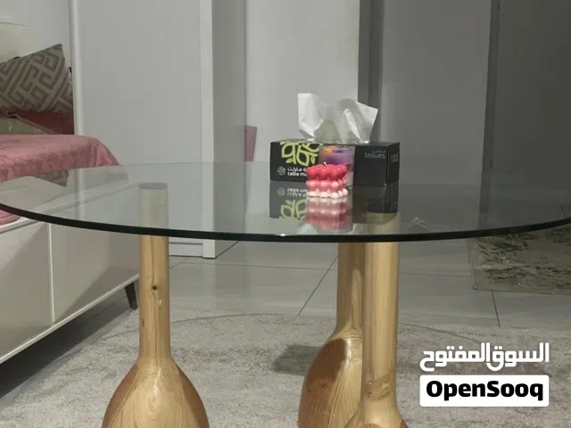طاولة وسط مناسبة لغرفة الجلوس