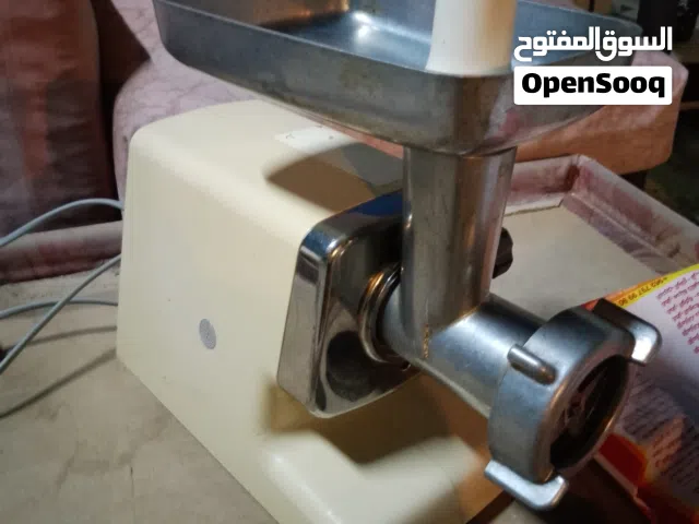 مطحنه لحمه  متعدده الاستخدام  وبتعمل كمان كبه