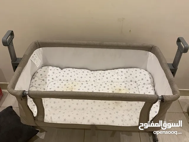 سرير اطفال وكم غرض للطفل