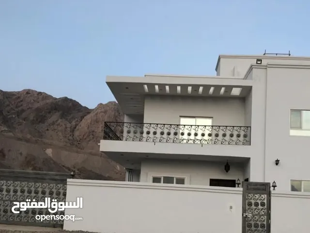 355 m2 4 Bedrooms Townhouse for Sale in Muscat Amerat