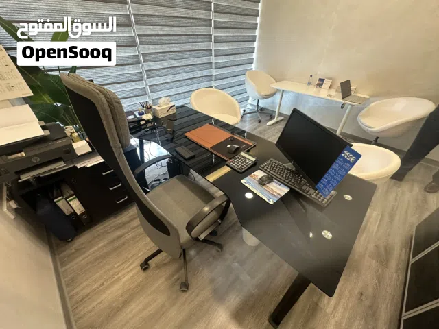 اثاث مكتبي بالكامل