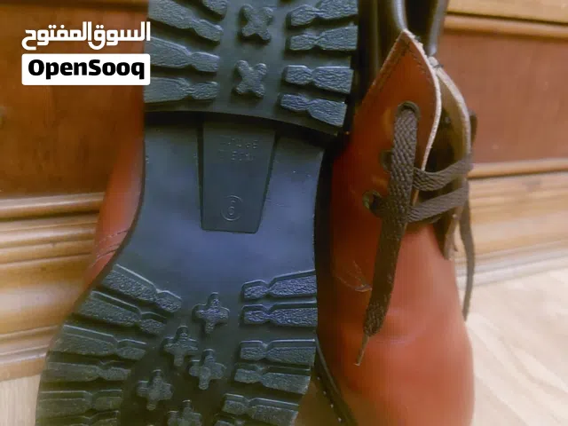 حذاء سيفتي جديد مقاس 42/41 جلد طبيعي  Maid in Bretain