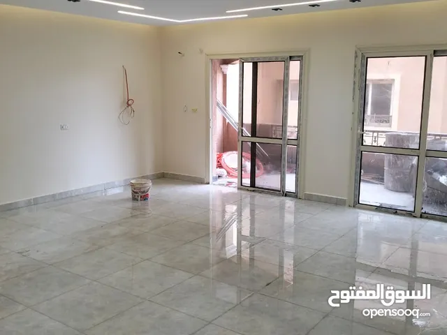 167 m2 3 Bedrooms Apartments for Sale in Giza Sheikh Zayed