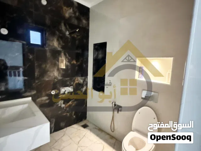 دار حديث للبيع منطقة الاكوات الثالثة 150 متر